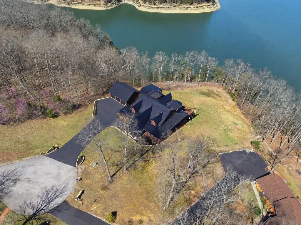 97 Black Walnut Lane Monticello KY 42633