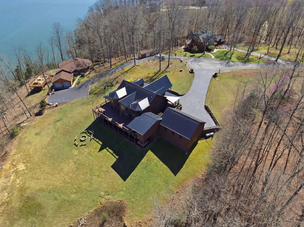 97 Black Walnut Lane Monticello KY 42633