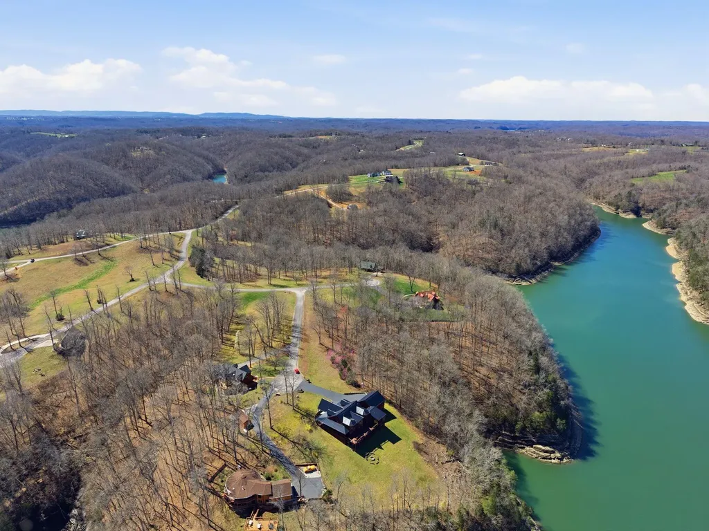 97 Black Walnut Lane Monticello KY 42633