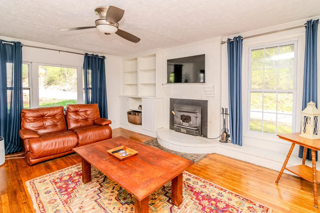 104 Jackson Ferry Road Winchester KY 40391