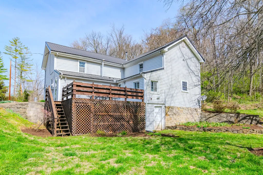 104 Jackson Ferry Road Winchester KY 40391