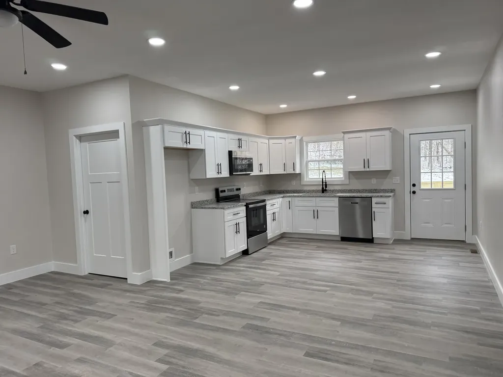 769 Pine Tree Road Nancy KY 42544