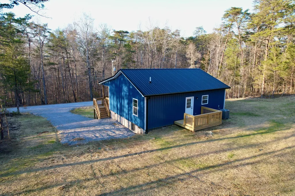 769 Pine Tree Road Nancy KY 42544