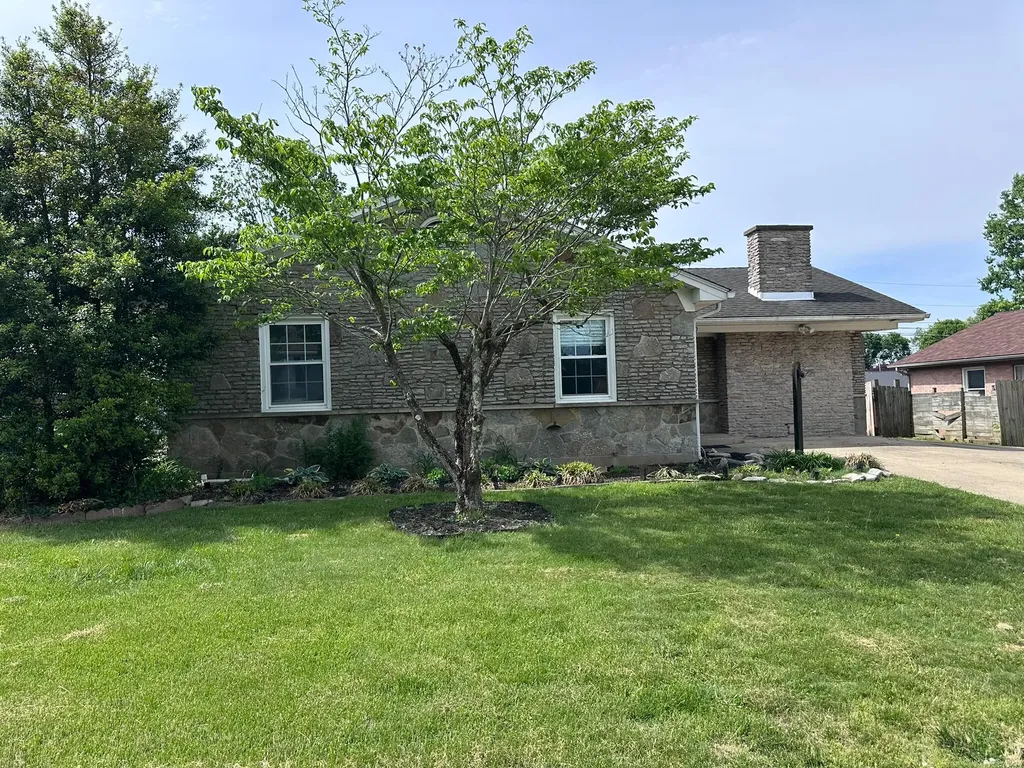 520 Pinoak Drive Nicholasville KY 40356