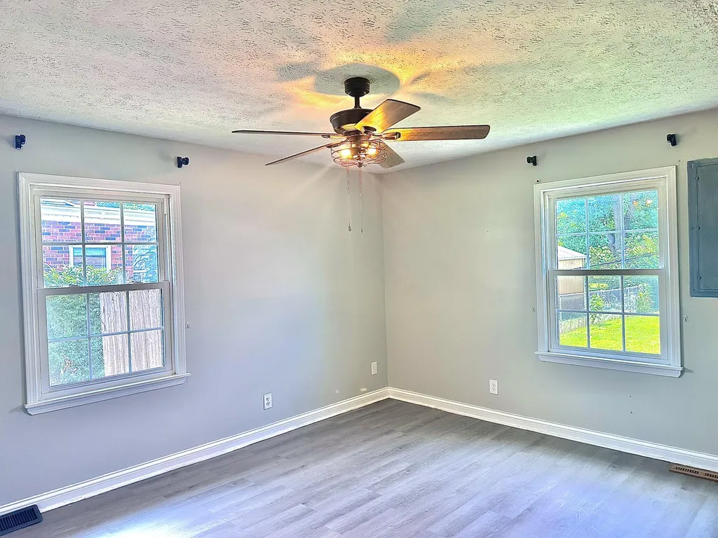 520 Pinoak Drive Nicholasville KY 40356