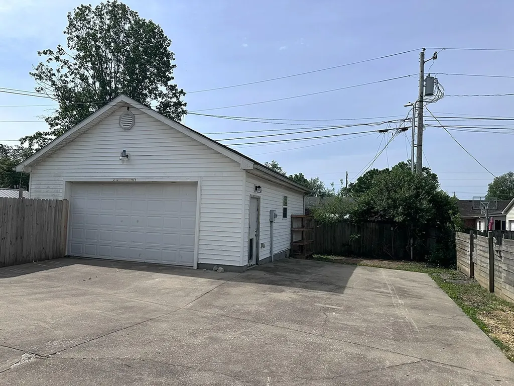 520 Pinoak Drive Nicholasville KY 40356