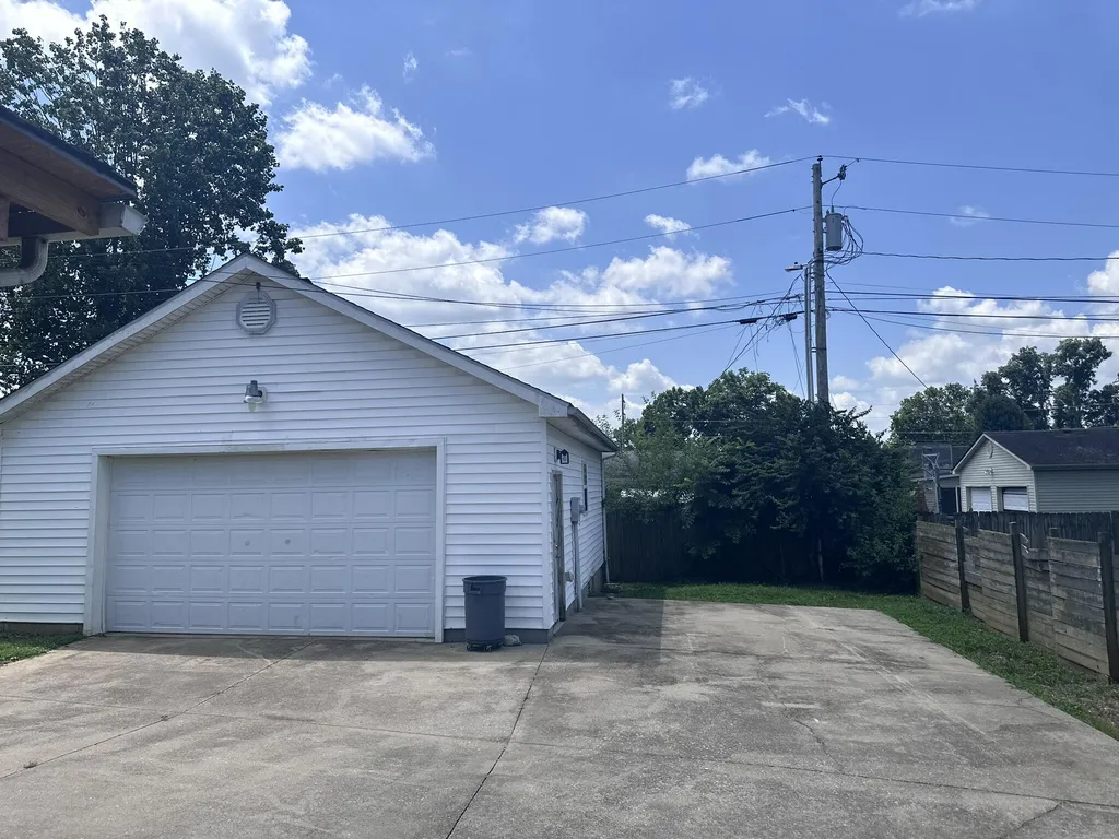 520 Pinoak Drive Nicholasville KY 40356
