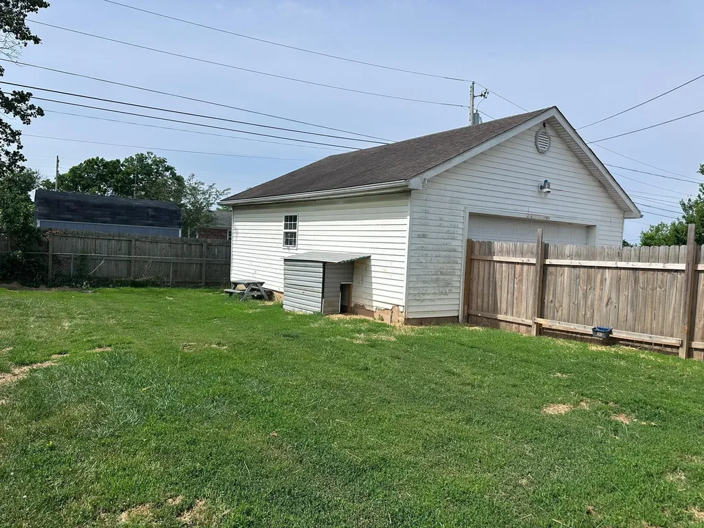 520 Pinoak Drive Nicholasville KY 40356