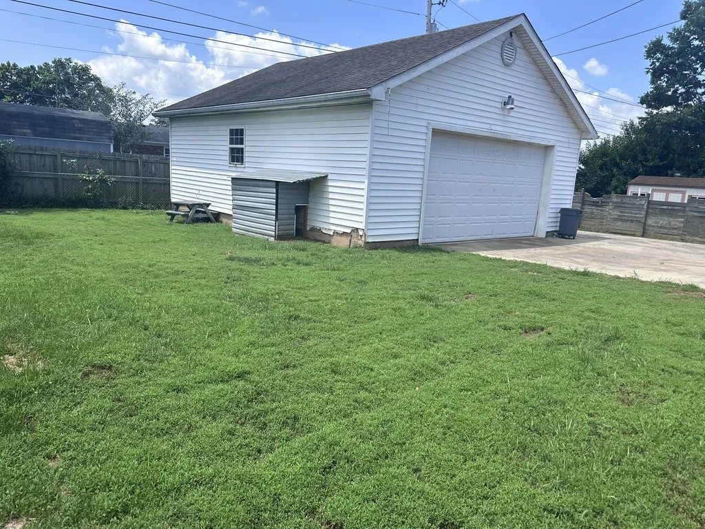 520 Pinoak Drive Nicholasville KY 40356