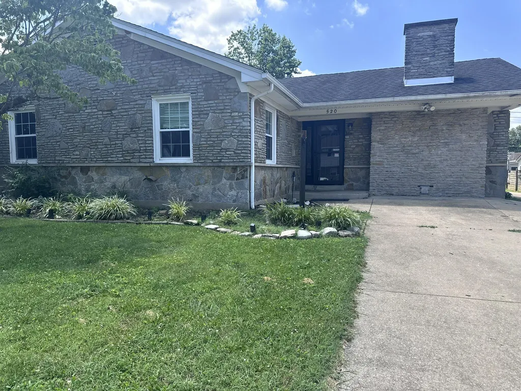 520 Pinoak Drive Nicholasville KY 40356