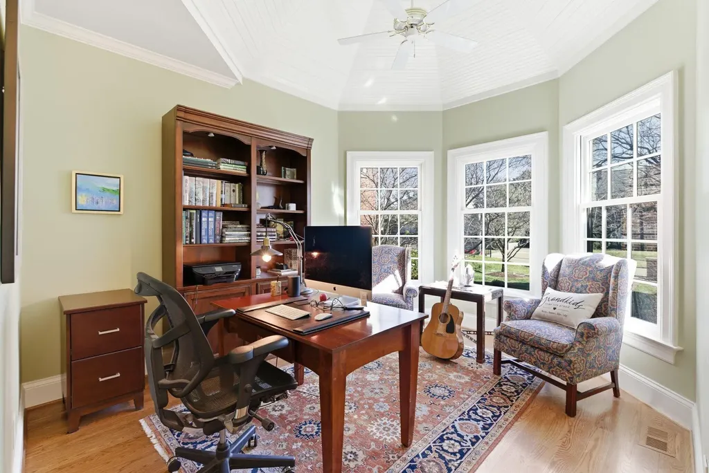 221 Holiday Road Lexington KY 40502