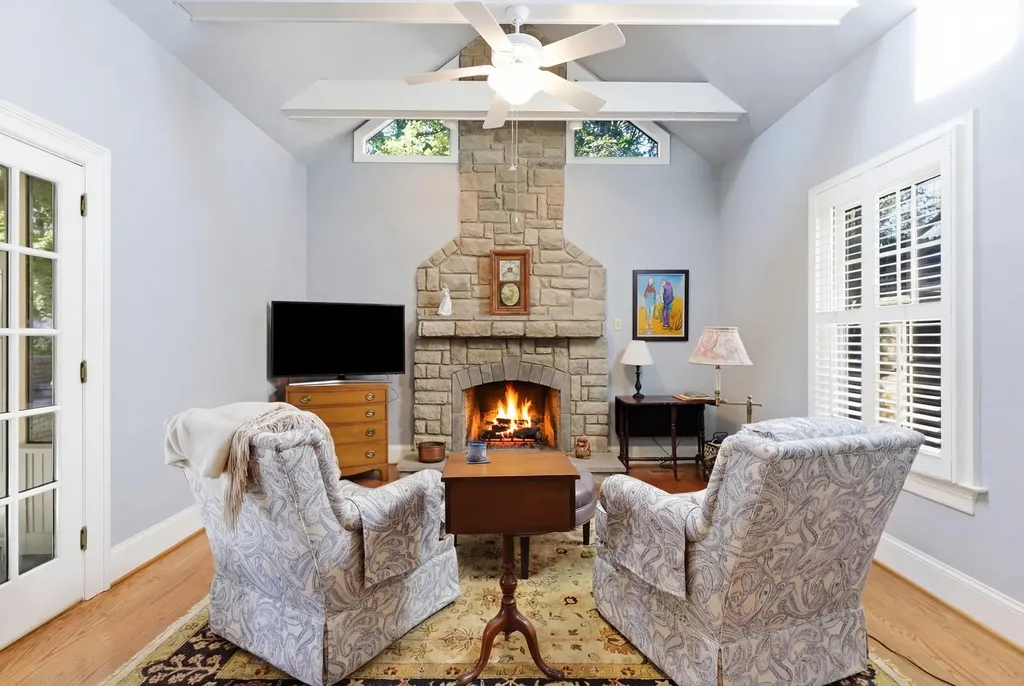 221 Holiday Road Lexington KY 40502