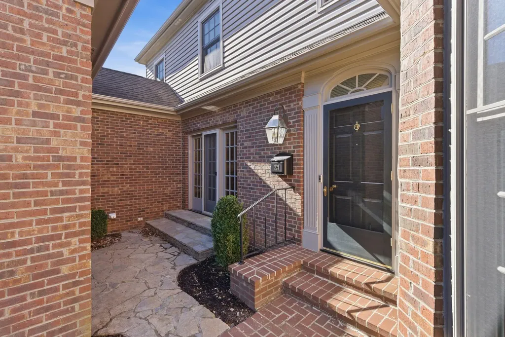 221 Holiday Road Lexington KY 40502