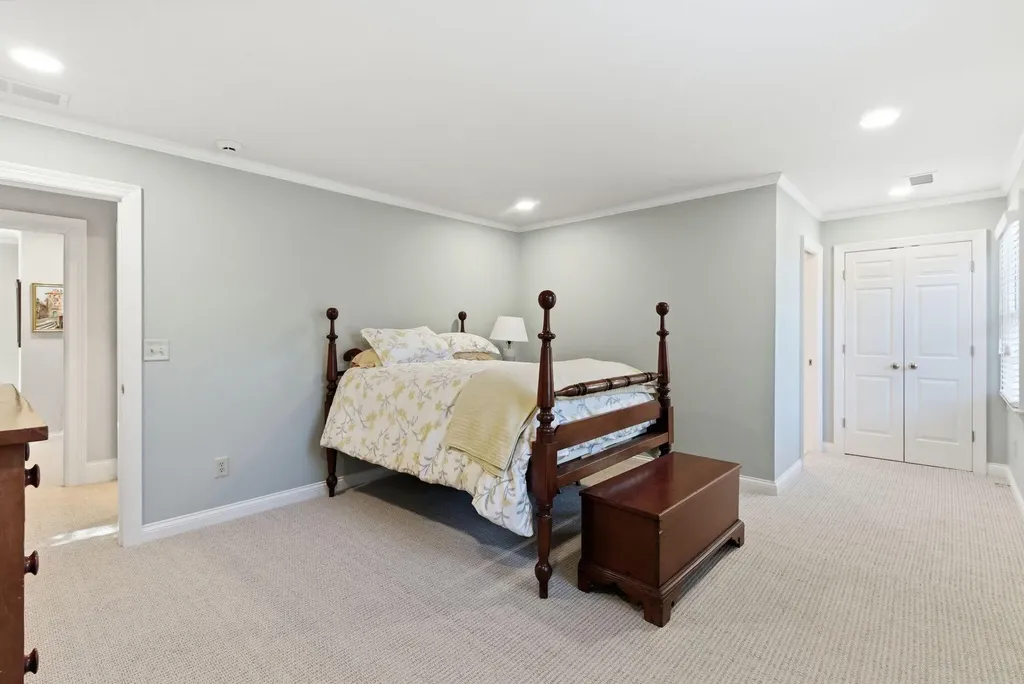 221 Holiday Road Lexington KY 40502