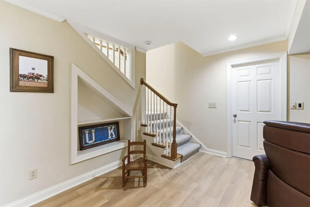 221 Holiday Road Lexington KY 40502