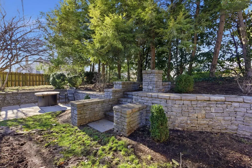 221 Holiday Road Lexington KY 40502