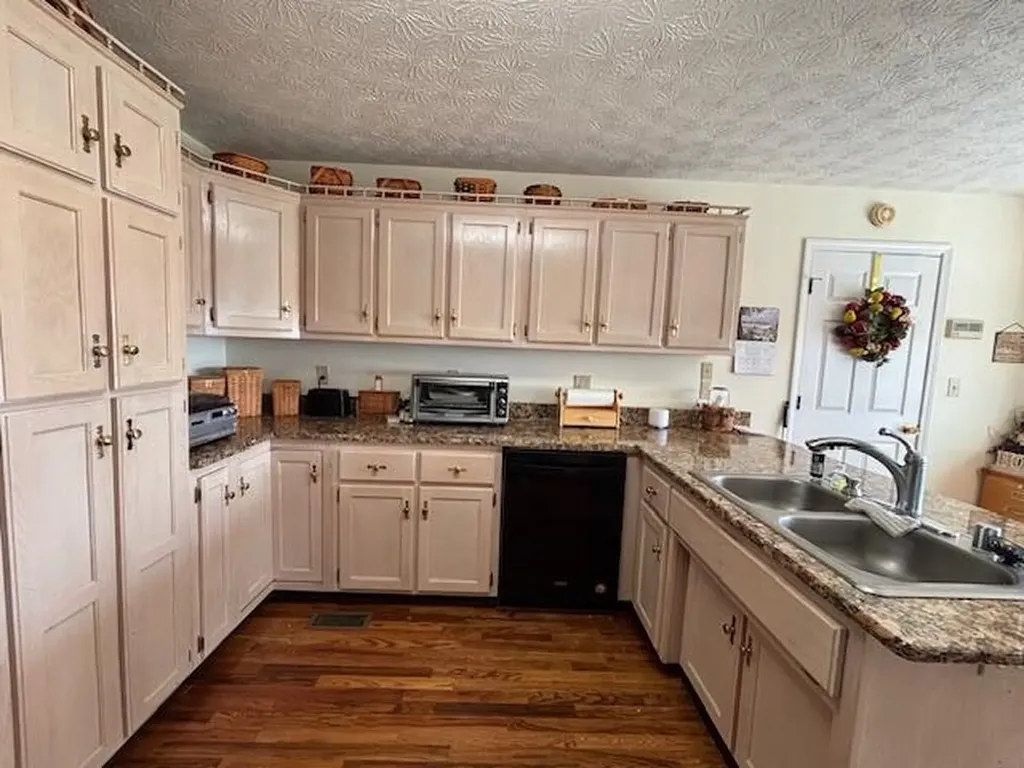 229 Shearwood Avenue Somerset KY 42503
