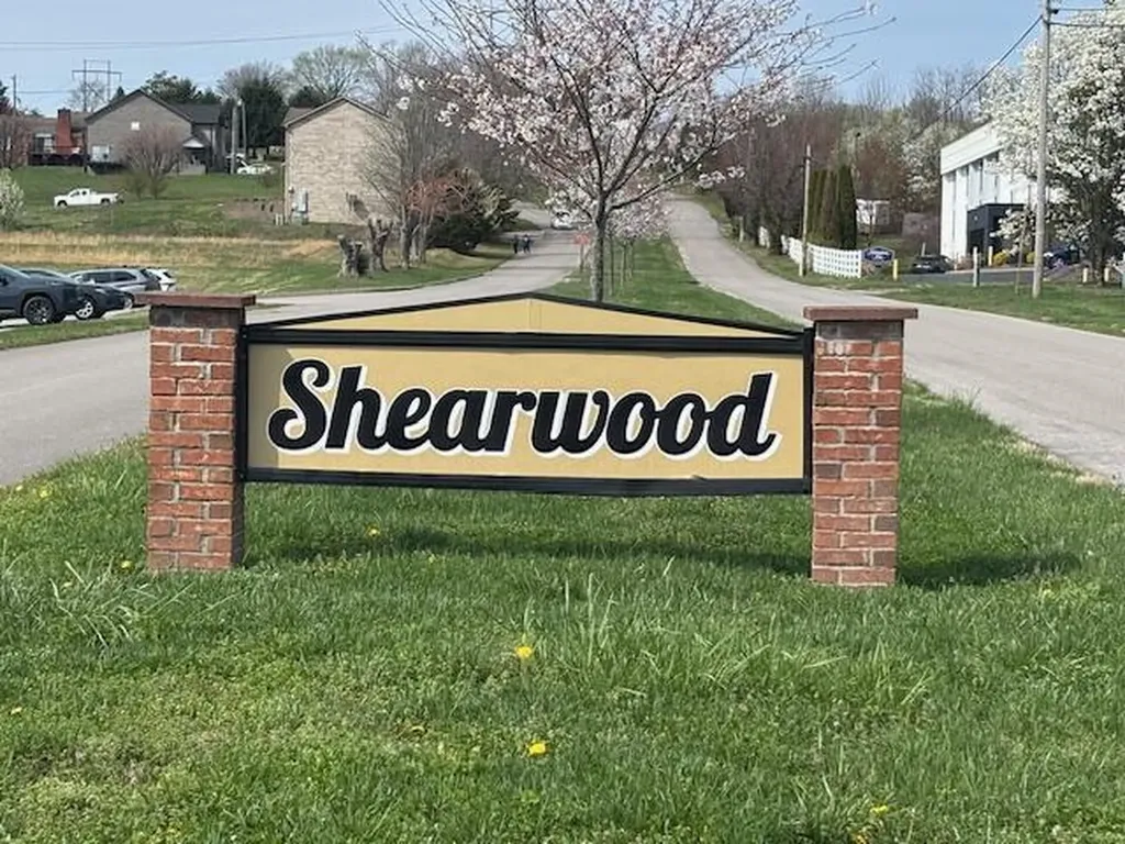 229 Shearwood Avenue Somerset KY 42503