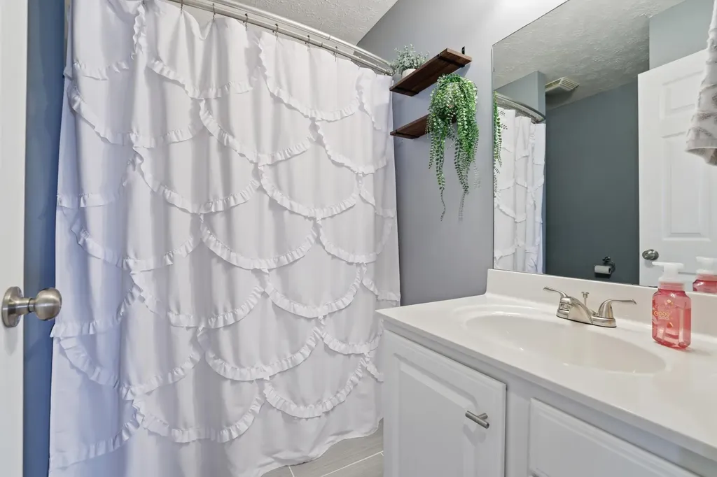 462 Oakley Avenue Harrodsburg KY 40330