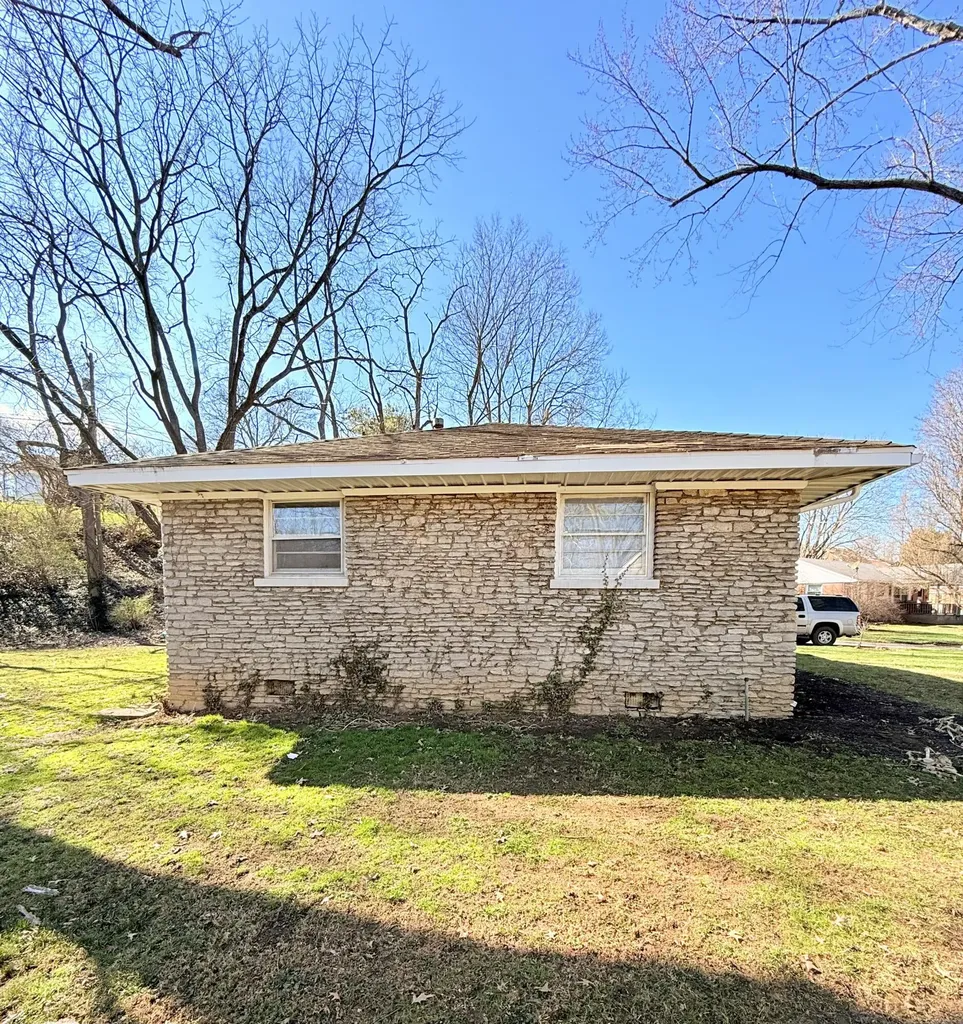 1869 Rio Vista Drive Paris KY 40361