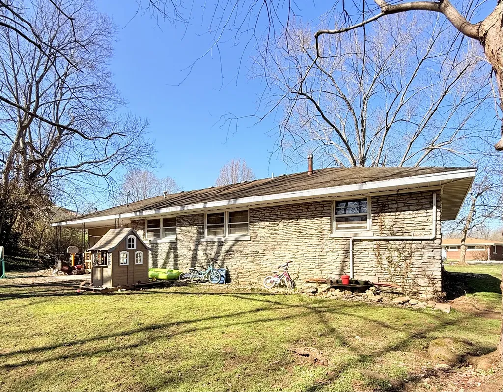 1869 Rio Vista Drive Paris KY 40361