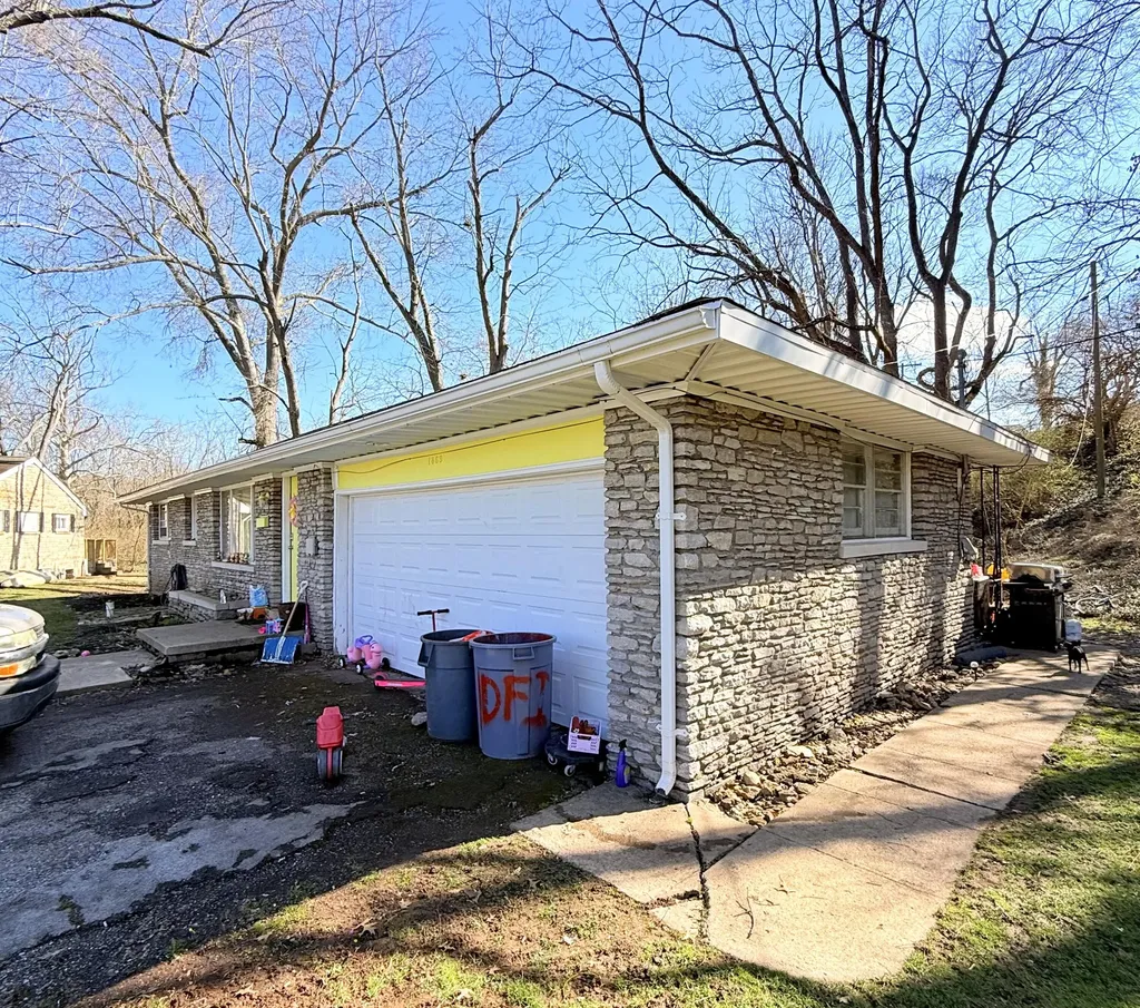 1869 Rio Vista Drive Paris KY 40361