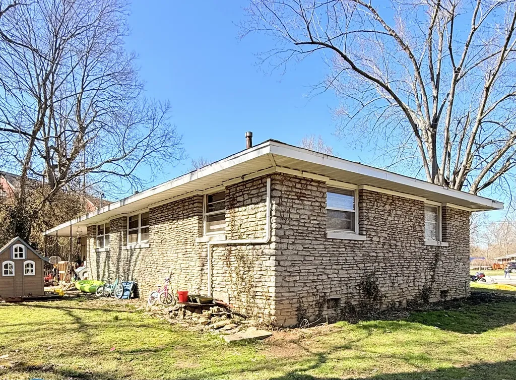 1869 Rio Vista Drive Paris KY 40361