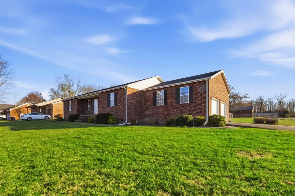 15 Douglas Avenue Stanford KY 40484