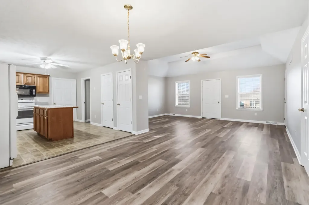 15 Douglas Avenue Stanford KY 40484