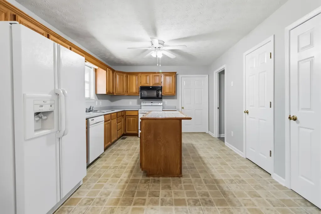 15 Douglas Avenue Stanford KY 40484