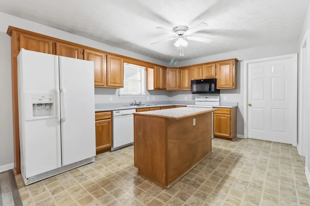 15 Douglas Avenue Stanford KY 40484