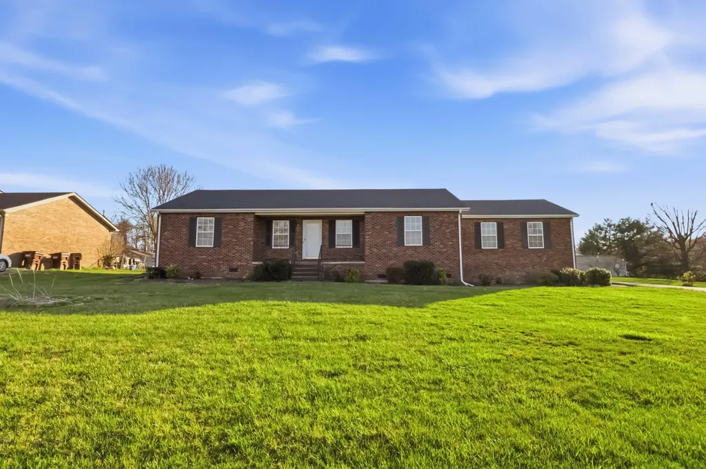 15 Douglas Avenue Stanford KY 40484