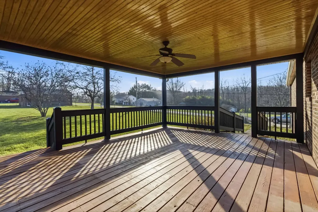 15 Douglas Avenue Stanford KY 40484