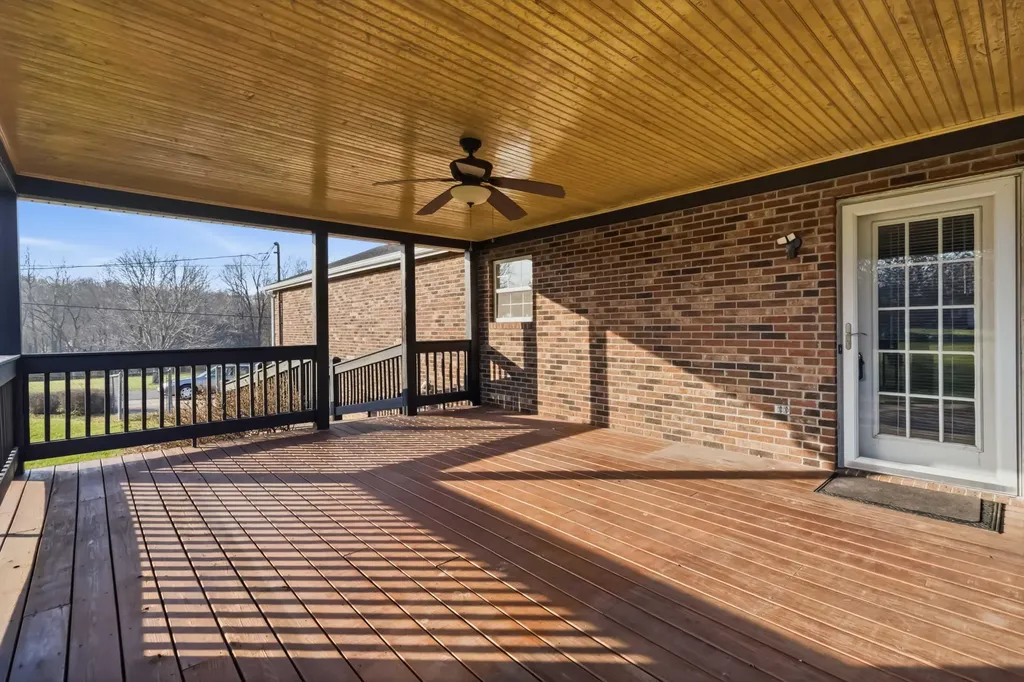15 Douglas Avenue Stanford KY 40484