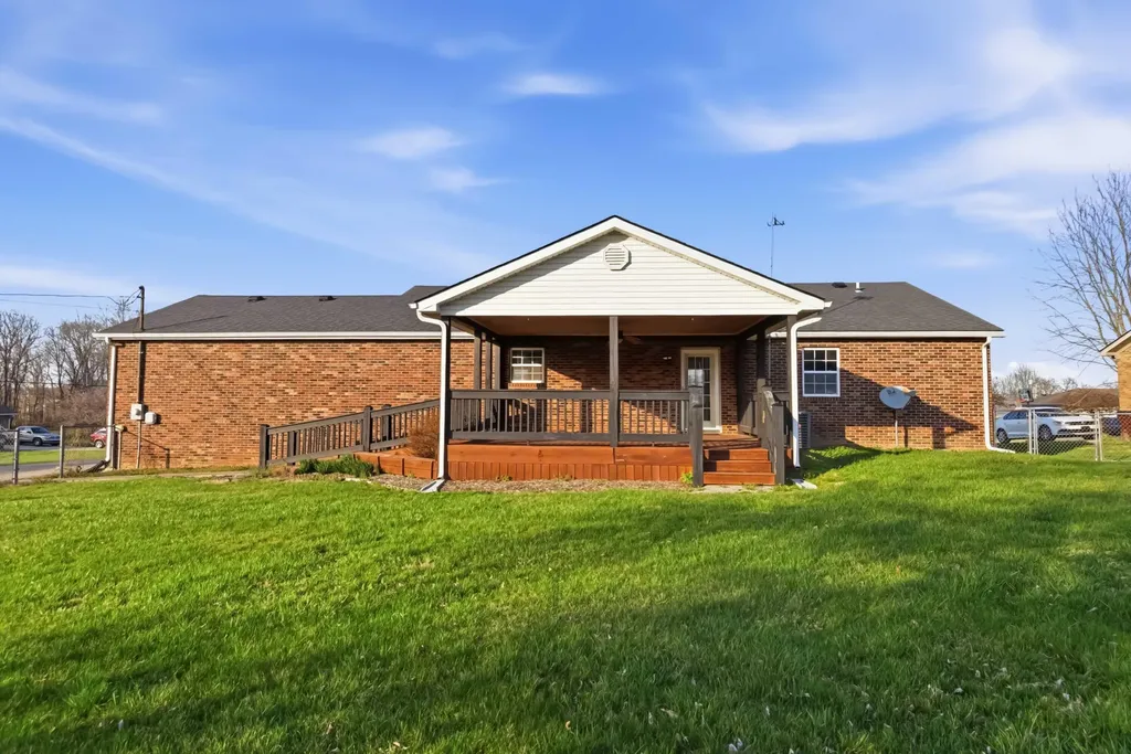 15 Douglas Avenue Stanford KY 40484