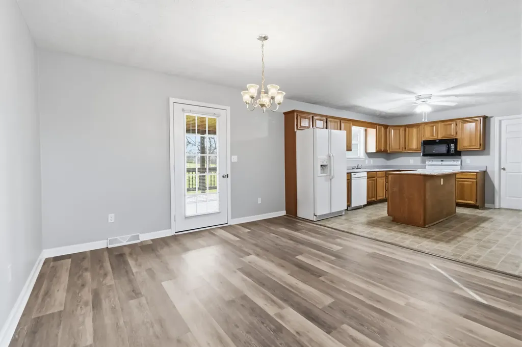 15 Douglas Avenue Stanford KY 40484
