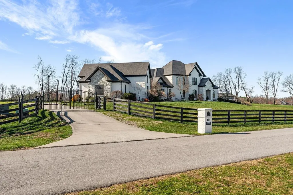 111 Pearl Lane Nicholasville KY 40356