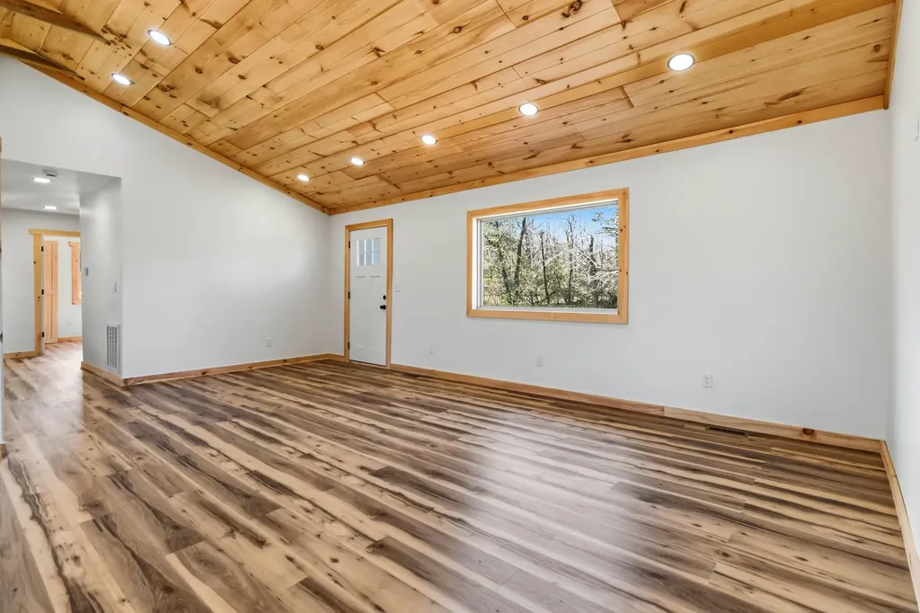 4249 State Highway 1651 Pine Knot KY 42635