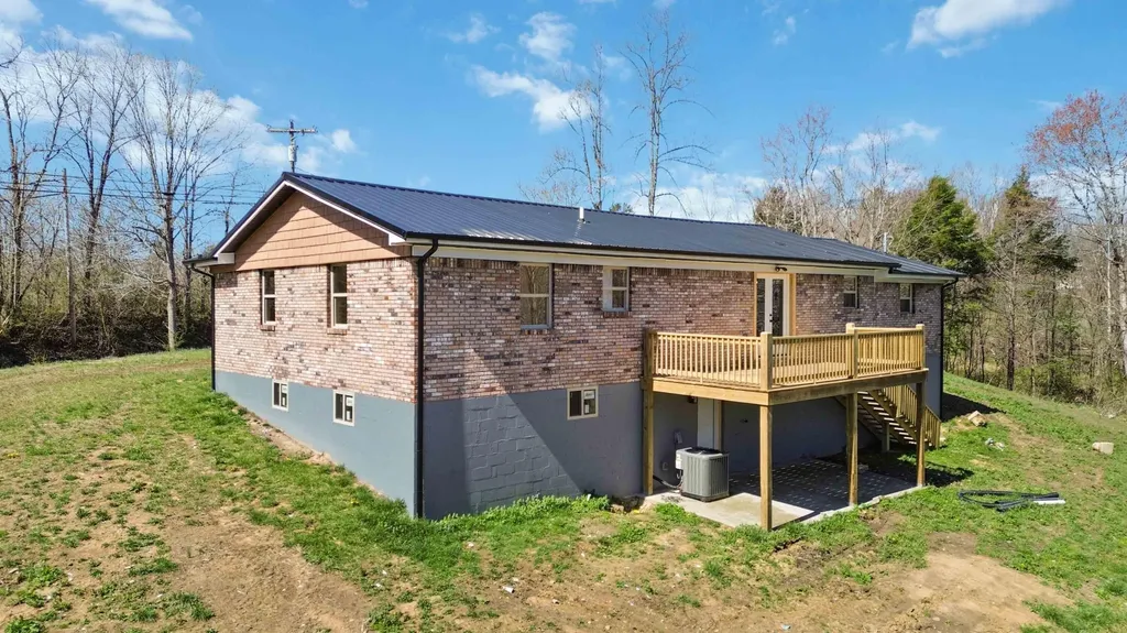 4249 State Highway 1651 Pine Knot KY 42635