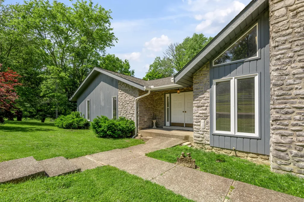 129 Sunset Lodge Road Lancaster KY 40444