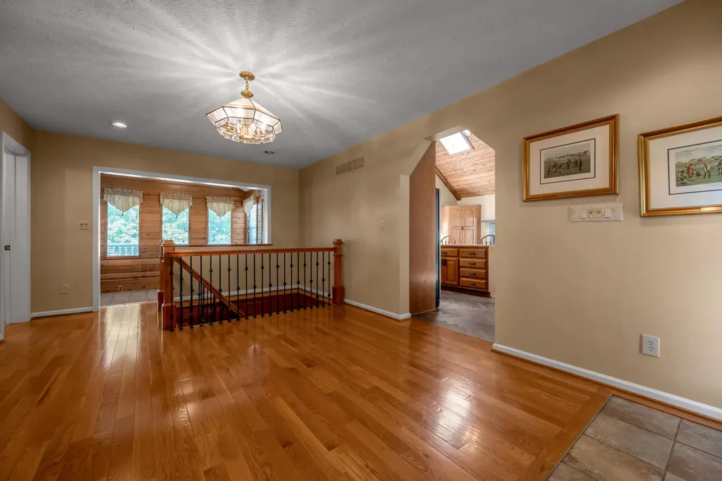 129 Sunset Lodge Road Lancaster KY 40444