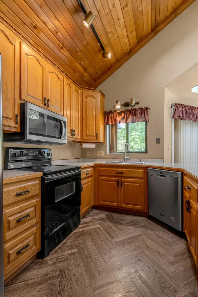 129 Sunset Lodge Road Lancaster KY 40444
