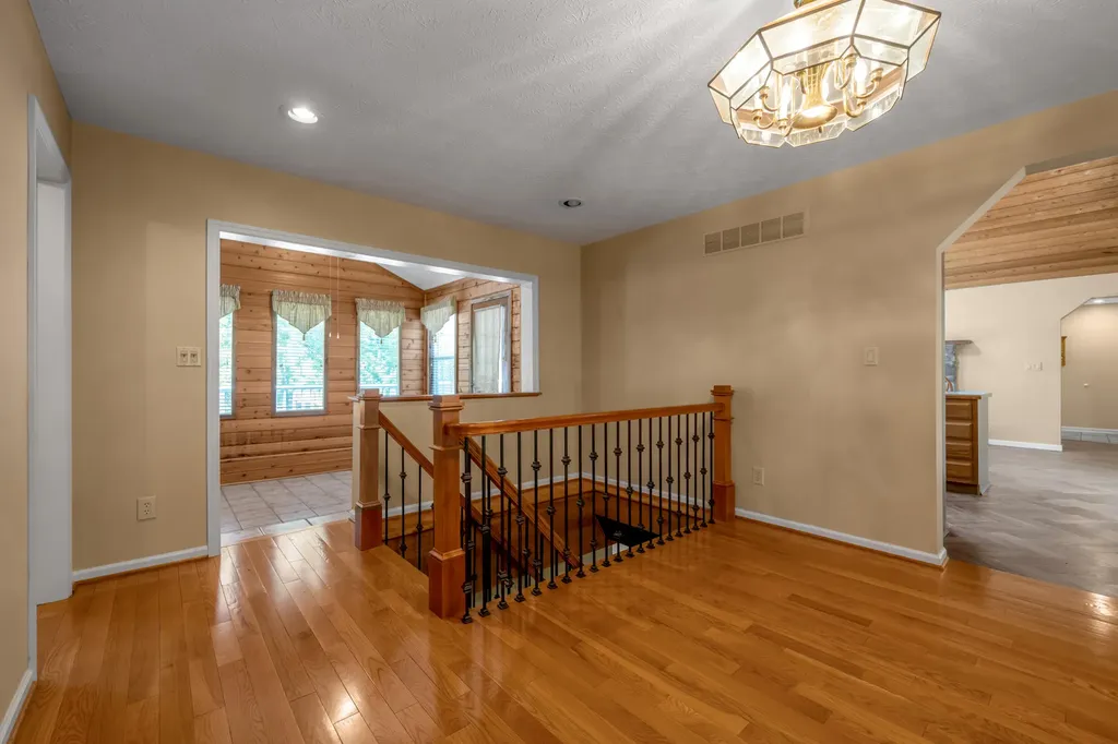 129 Sunset Lodge Road Lancaster KY 40444