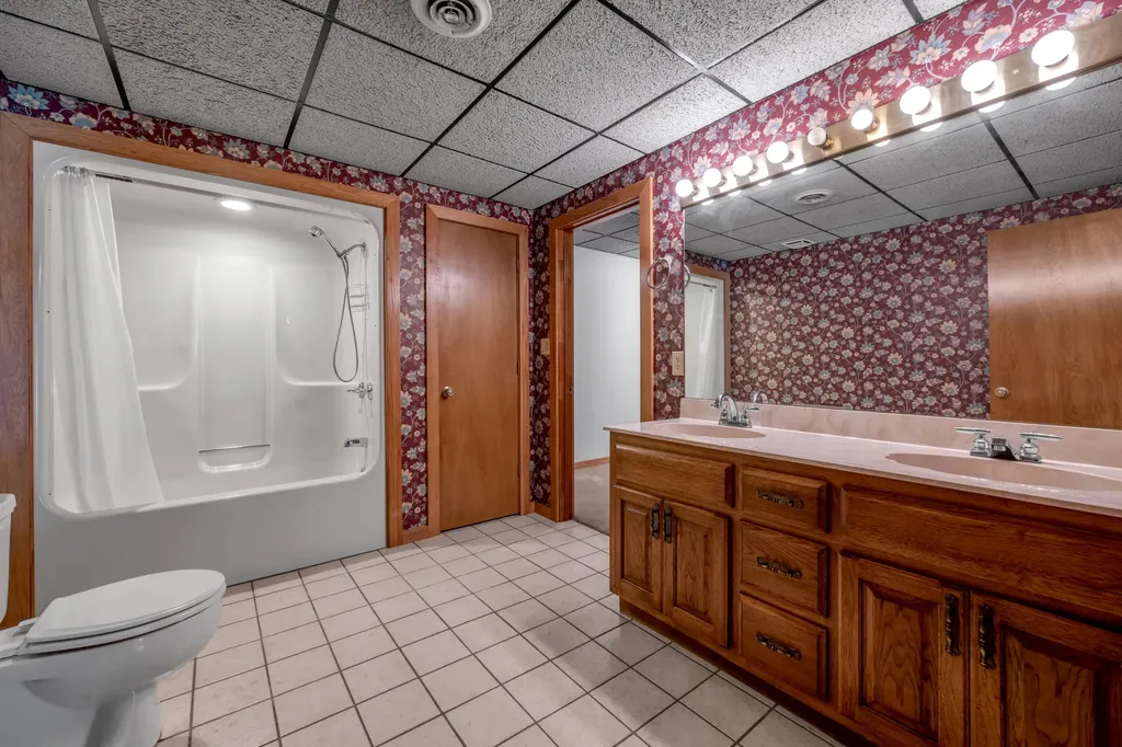 129 Sunset Lodge Road Lancaster KY 40444