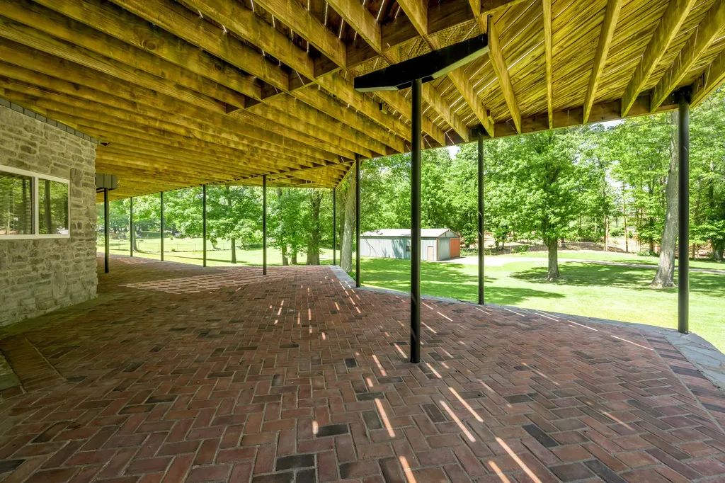 129 Sunset Lodge Road Lancaster KY 40444