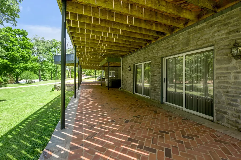 129 Sunset Lodge Road Lancaster KY 40444