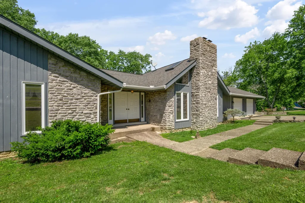 129 Sunset Lodge Road Lancaster KY 40444