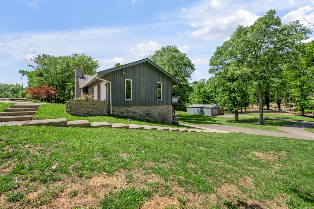 129 Sunset Lodge Road Lancaster KY 40444