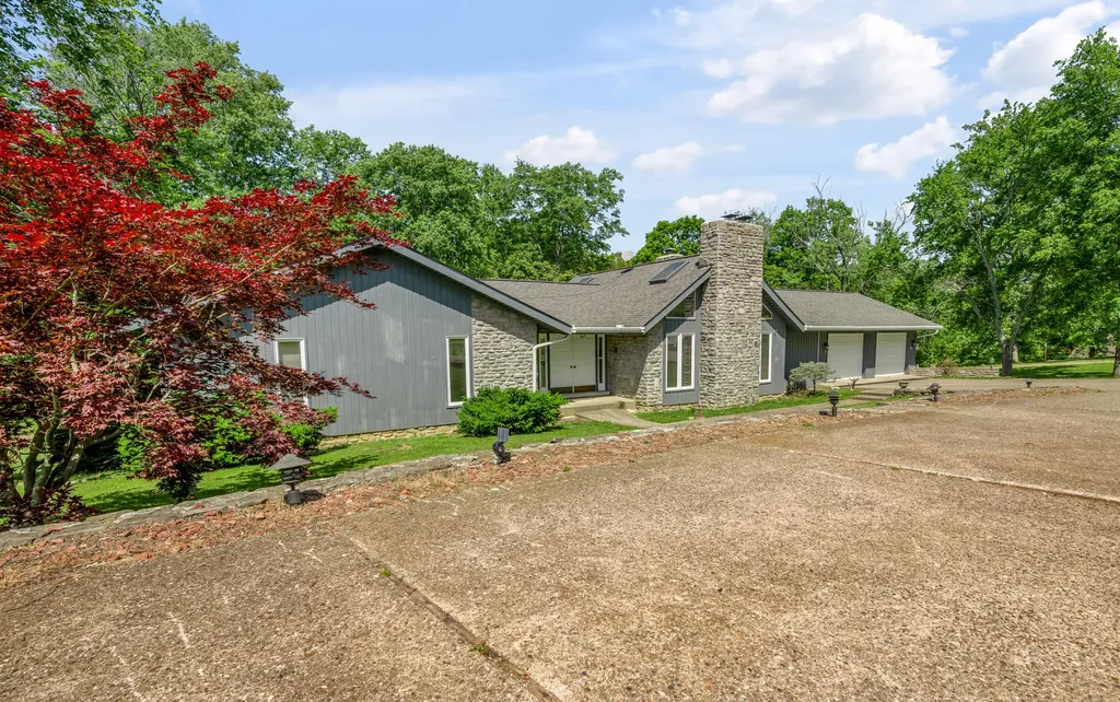 129 Sunset Lodge Road Lancaster KY 40444