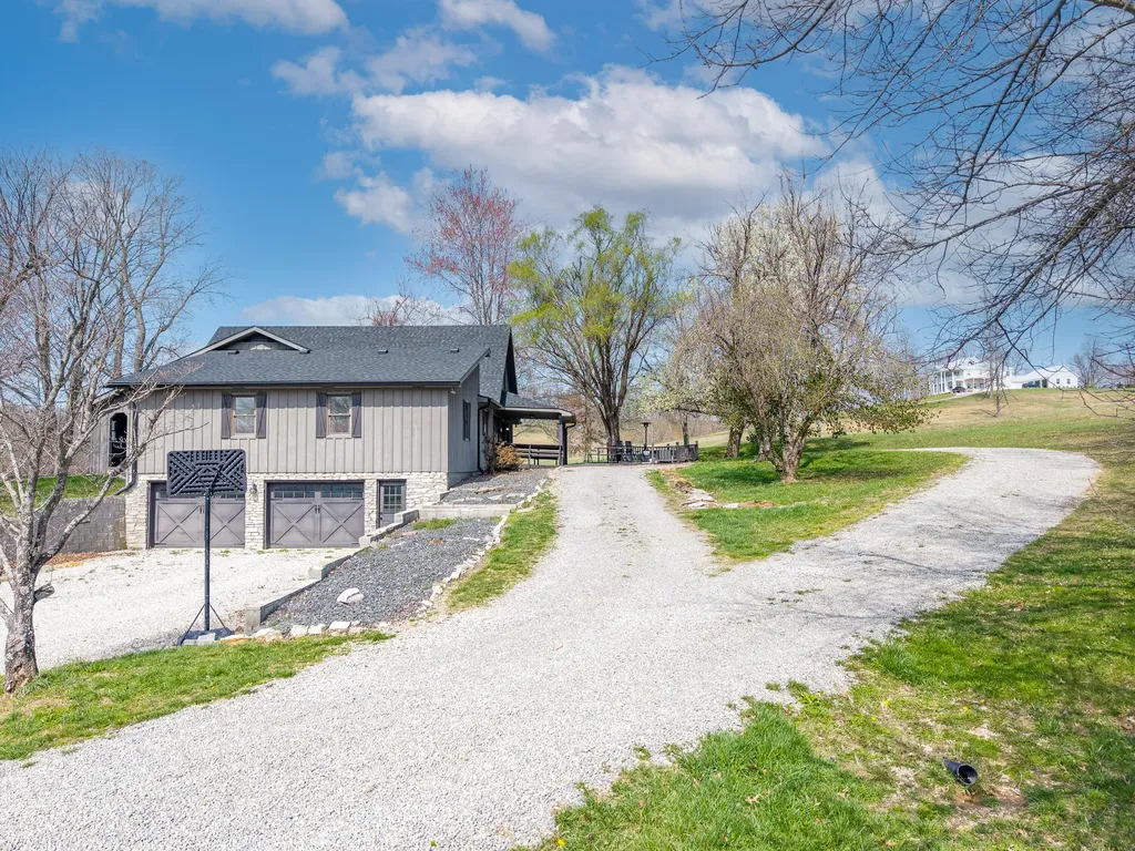 324 Little Creek Road Somerset KY 42503